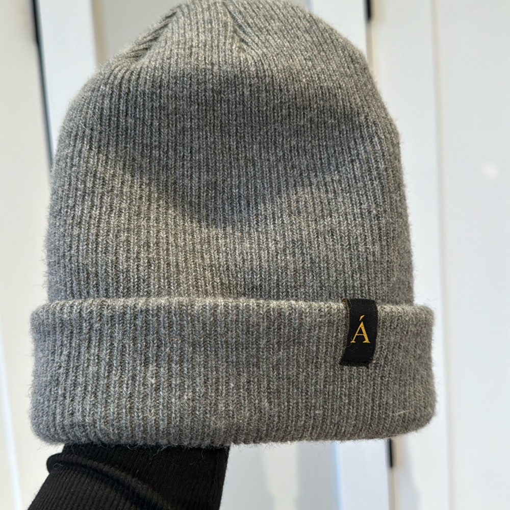 Anian Recycled Cashmere Toque